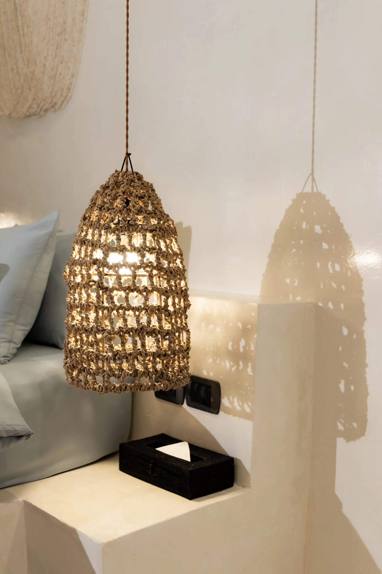 Comfort Villa — Boho-Wohnzimmer mit Rattan-Sitzgelegenheiten (Villa Ginger) — photo 32